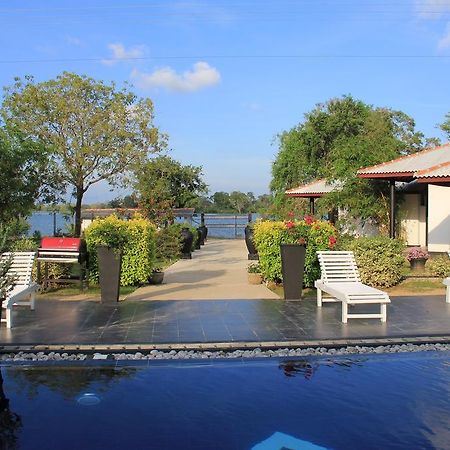 Flower Garden Lake Resort Tissamaharama Ngoại thất bức ảnh