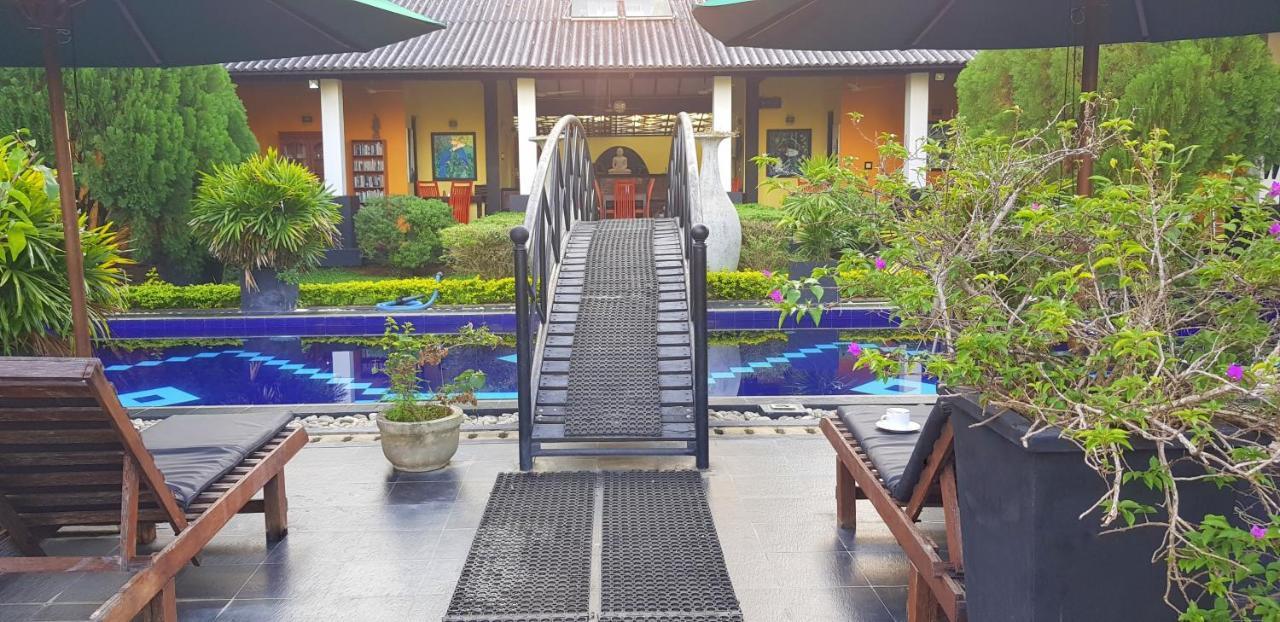 Flower Garden Lake Resort Tissamaharama Ngoại thất bức ảnh