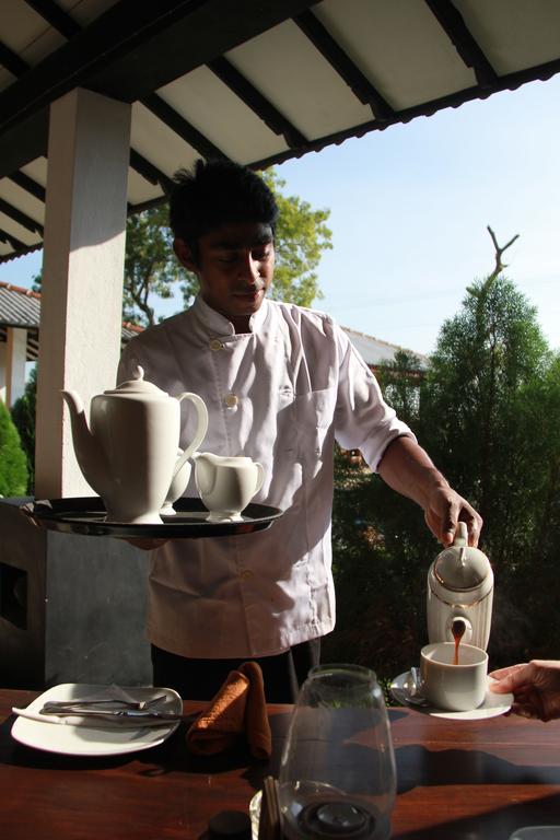 Flower Garden Lake Resort Tissamaharama Ngoại thất bức ảnh