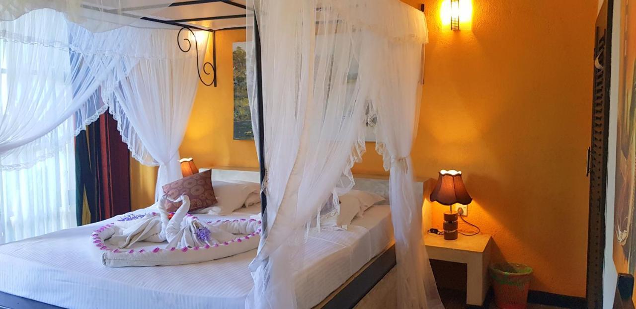 Flower Garden Lake Resort Tissamaharama Ngoại thất bức ảnh